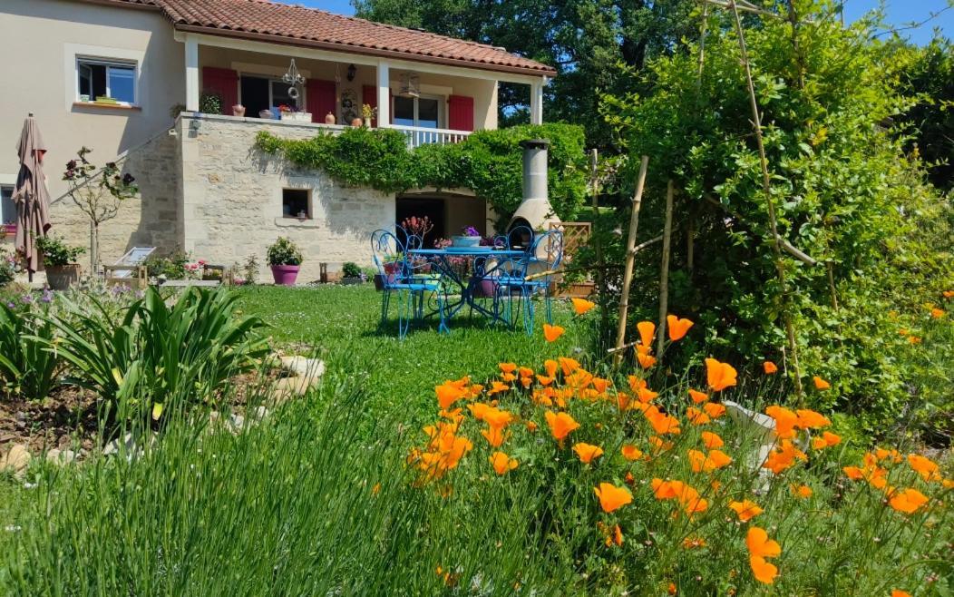 Le Colombie Gouleme Bed & Breakfast Concores Exterior photo